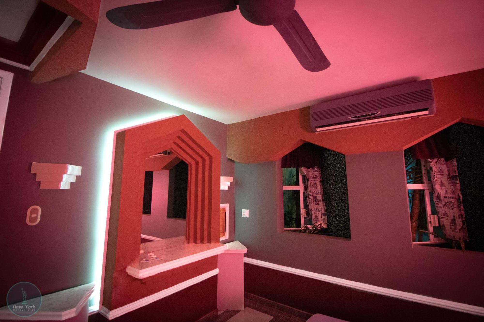New York Hotel/Motel โอริซาบา ภายนอก รูปภาพ