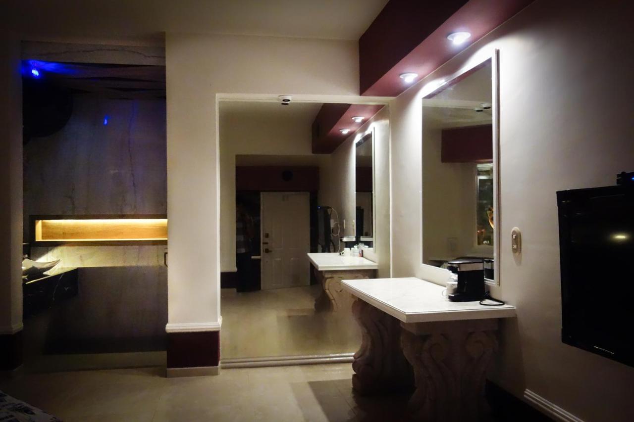 New York Hotel/Motel โอริซาบา ภายนอก รูปภาพ